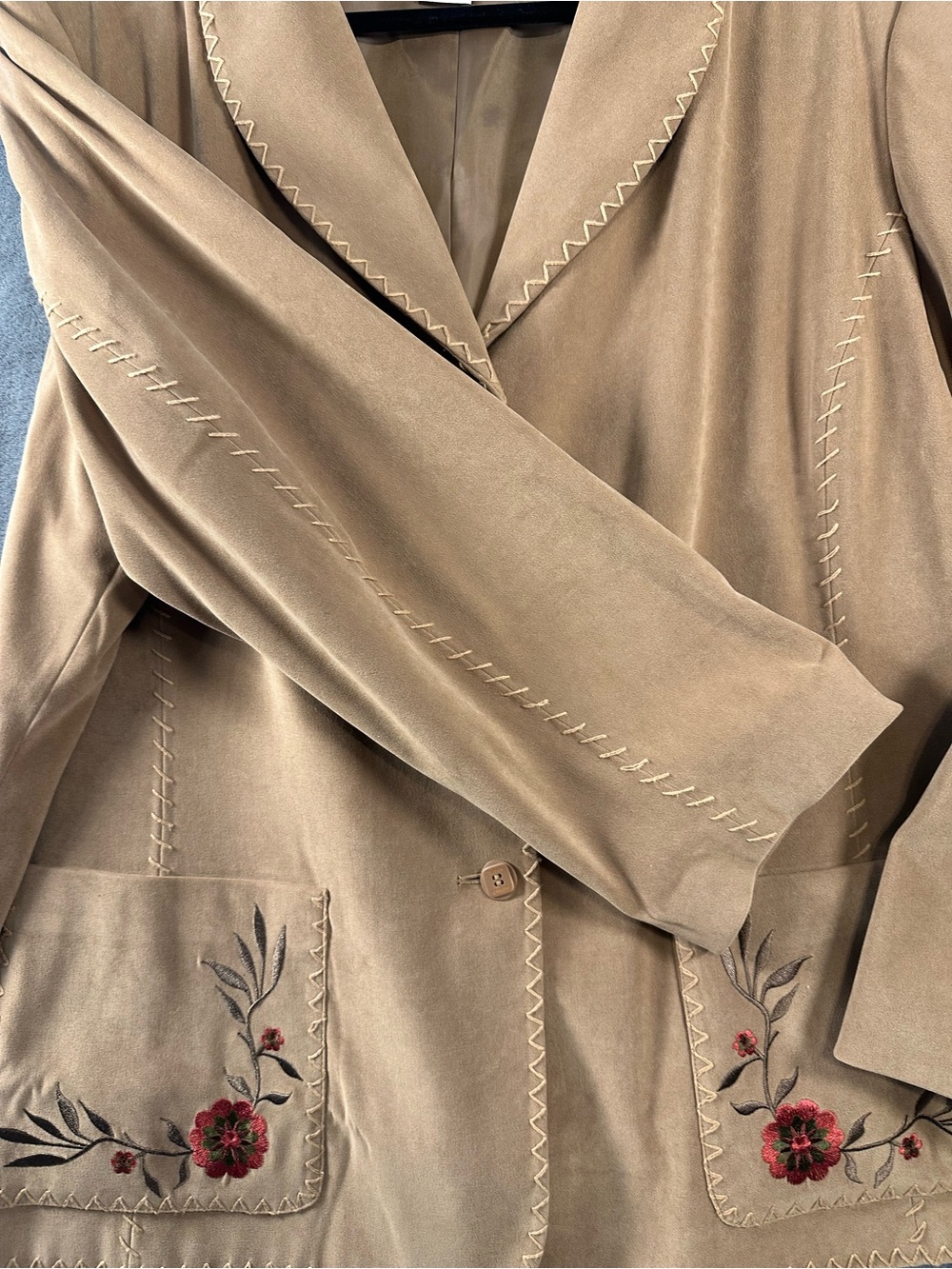 Susan Graver Camel Faux Suede Embroidered Pocket Vintage Blazer - Picture 5 of 10